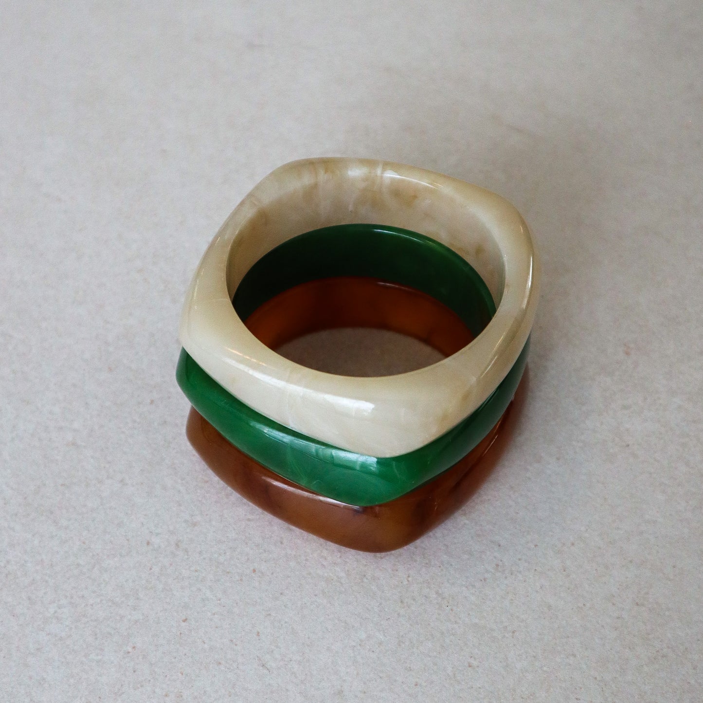 Pile de bracelets en gelée