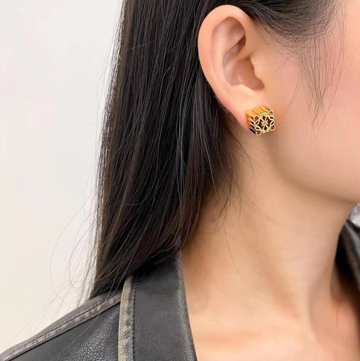 Clous d'oreilles Mooncake