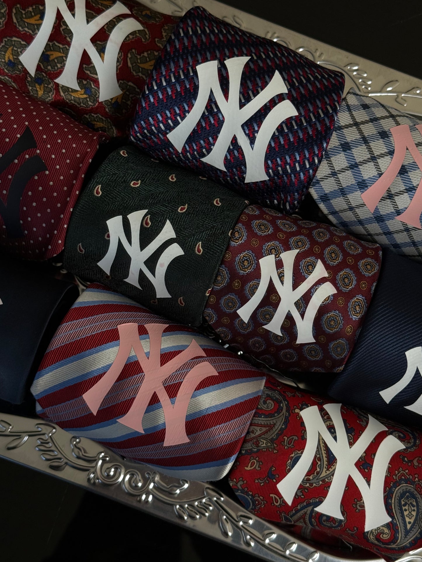 By Big Cozy X Liquid The Label Yankee Ties