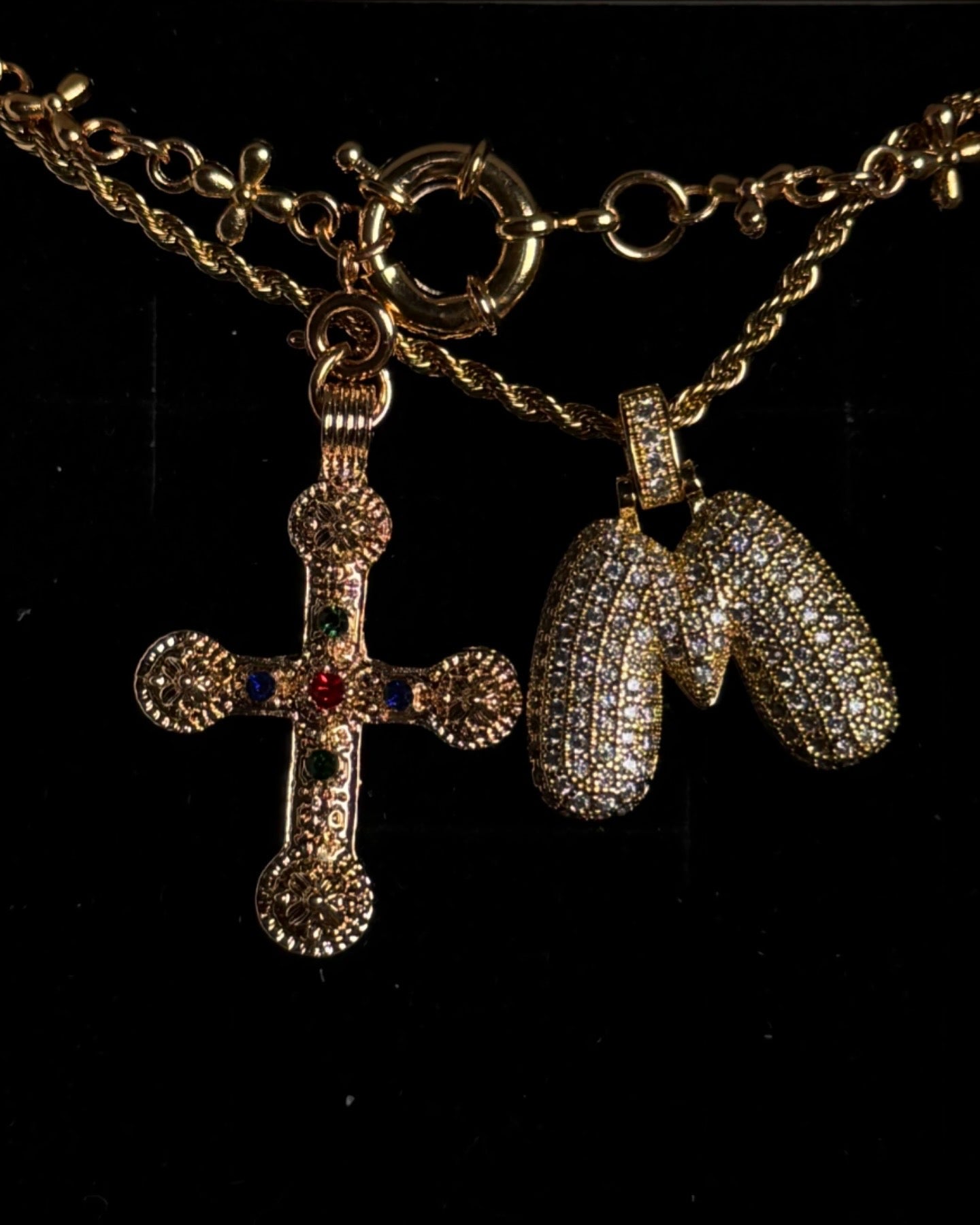 バブルイニシャルネックレス(カスタマイズ可能)- ゴールド