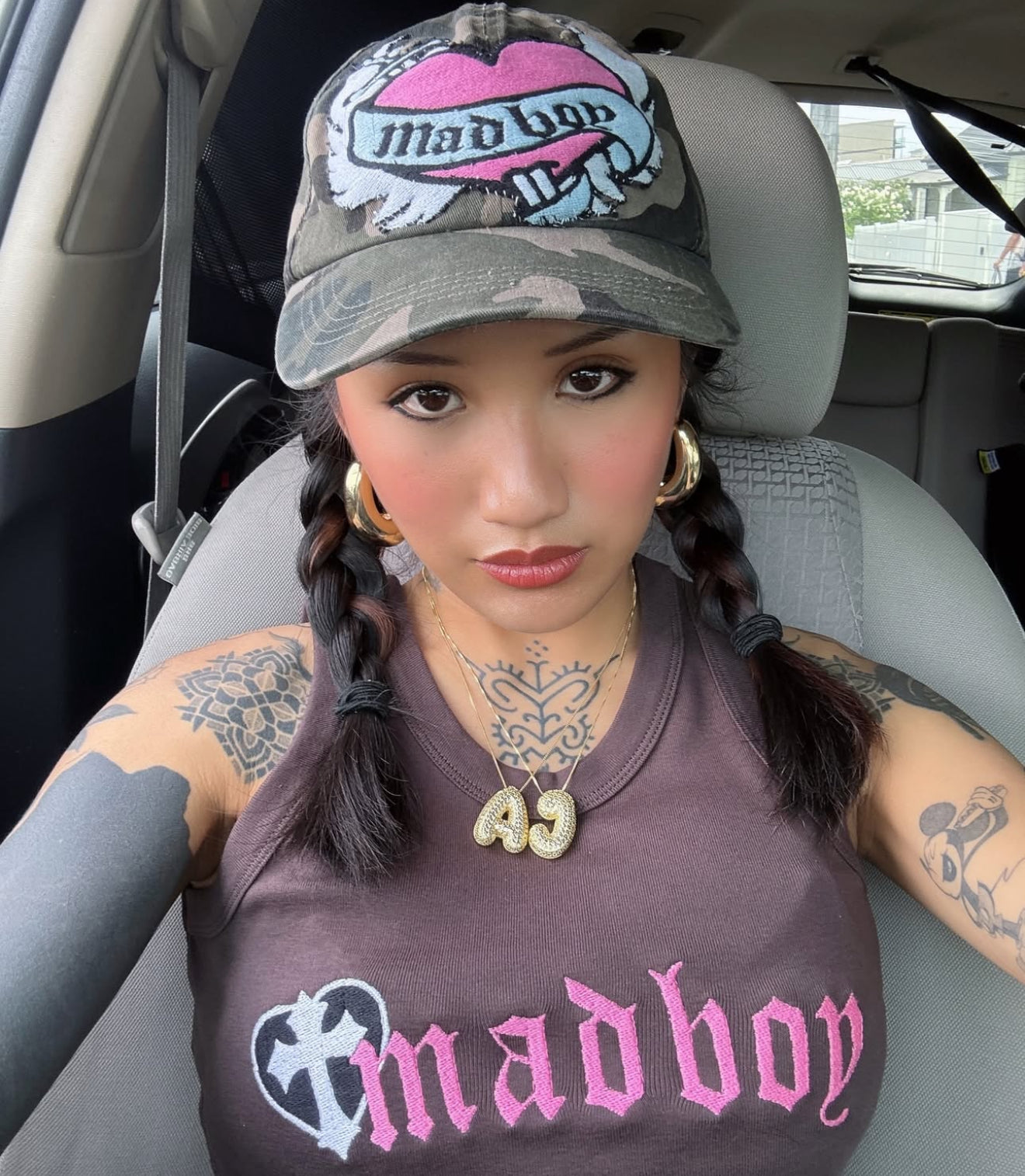 アイスパフ イニシャルネックレス - ゴールド