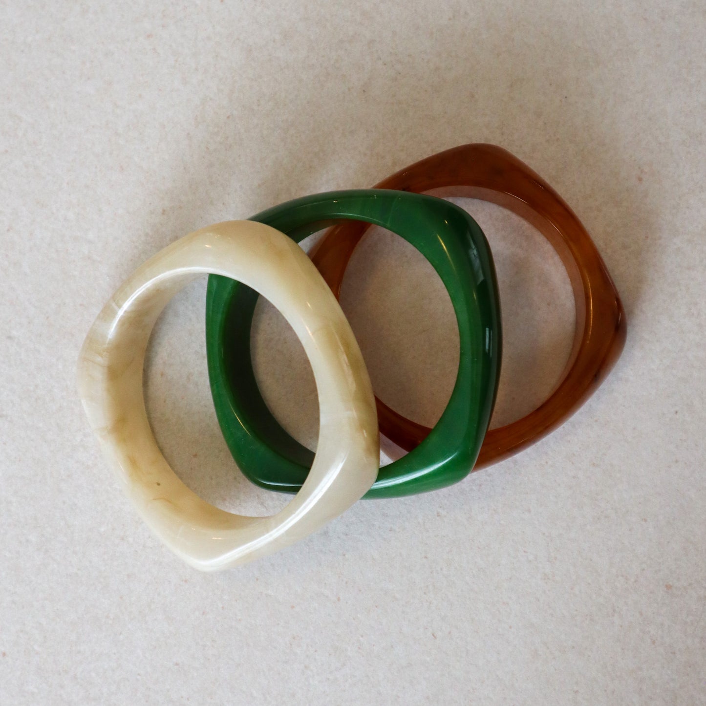 Pile de bracelets en gelée