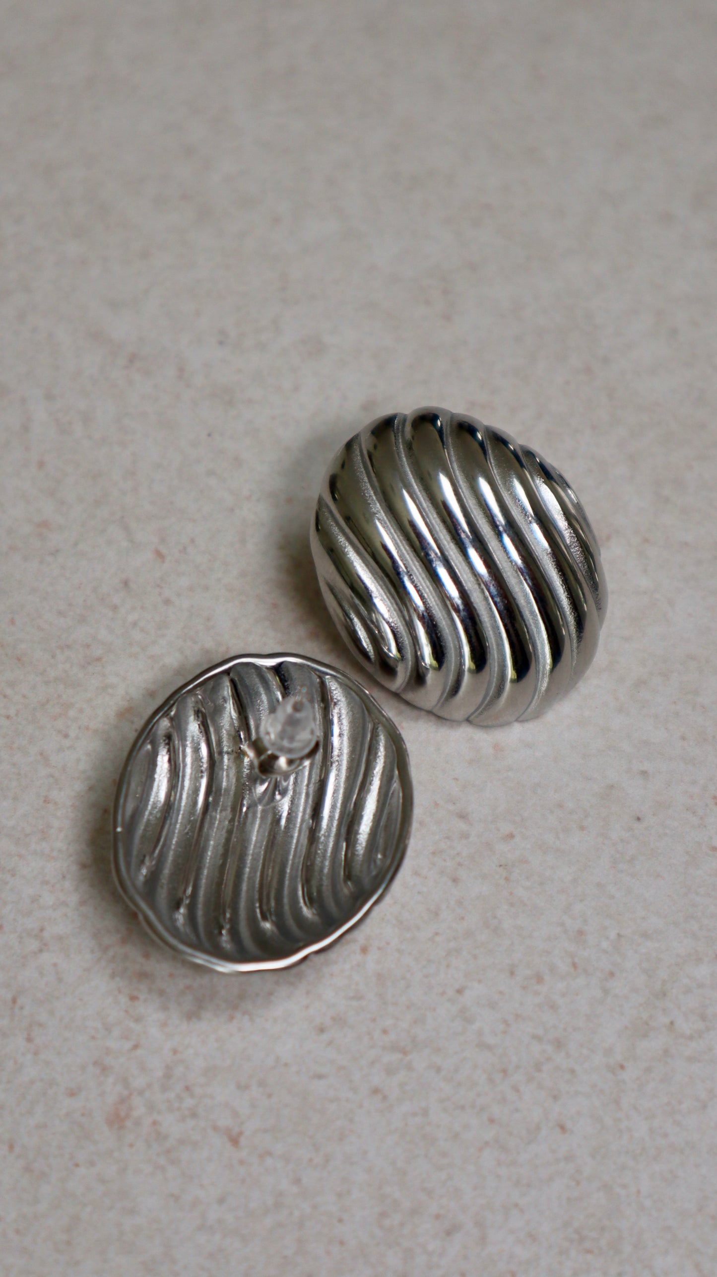 Boucle d'oreille sculptée - Argent