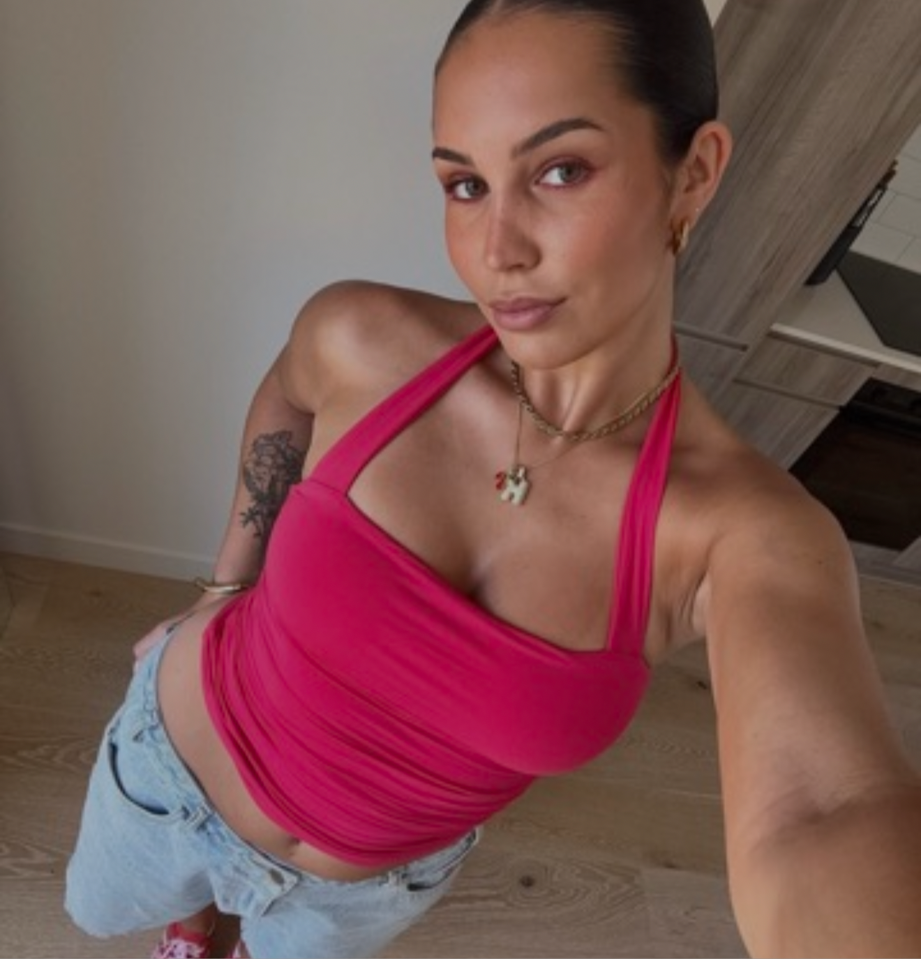 バブルイニシャルネックレス(カスタマイズ可能)- ゴールド