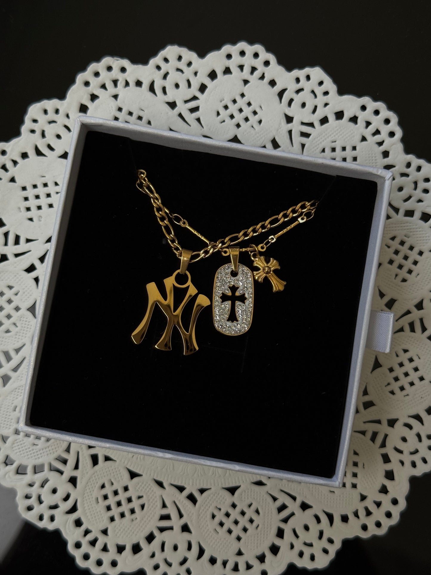NY Yankee Necklace - Gold