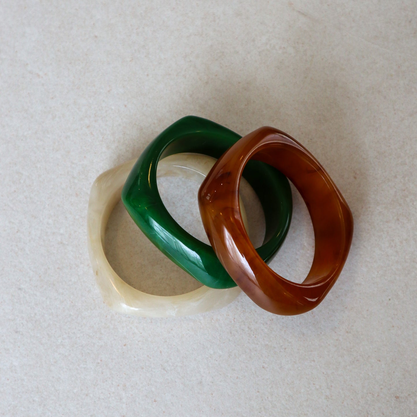 Pile de bracelets en gelée