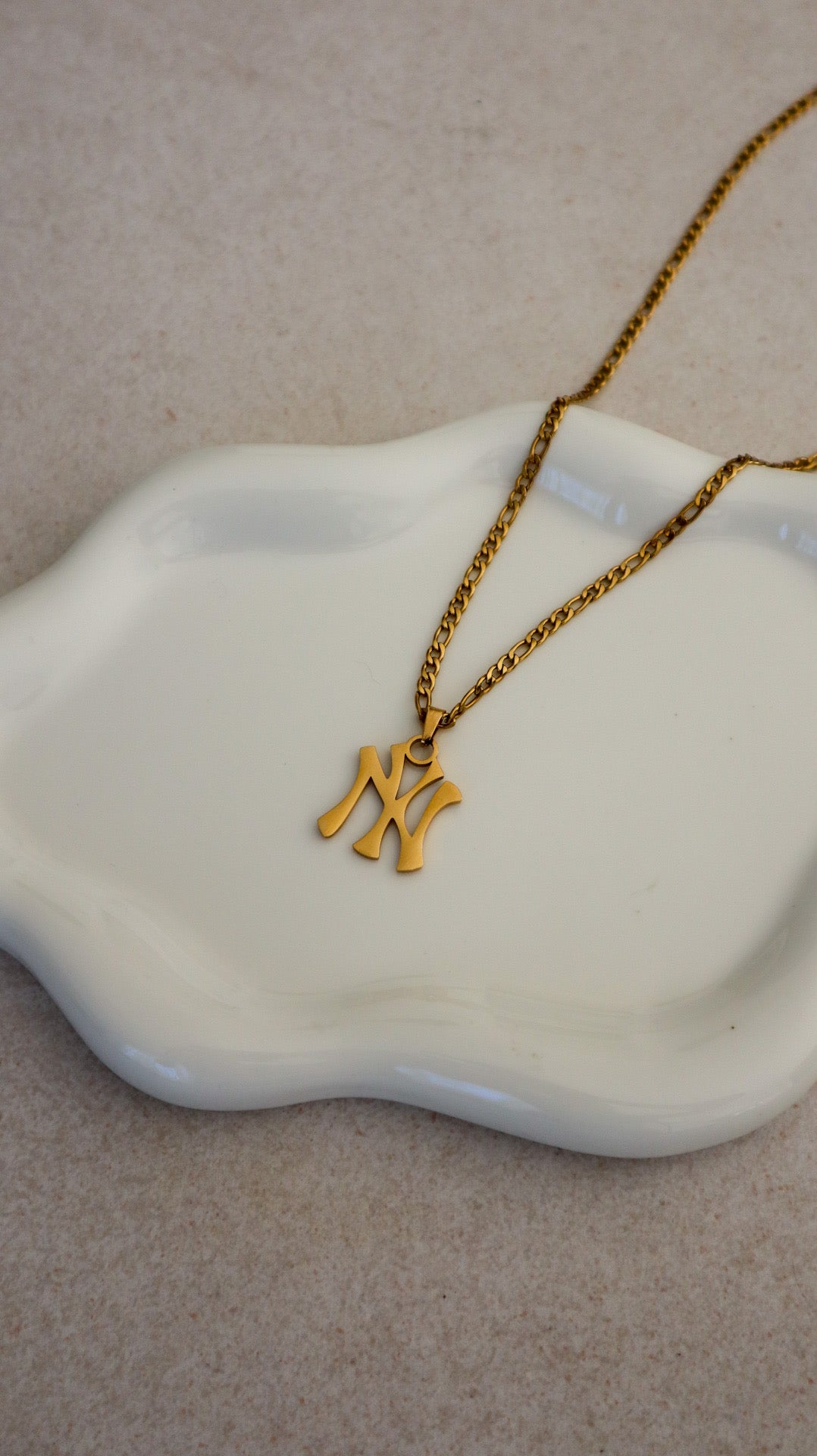 NY Yankee Necklace - Gold