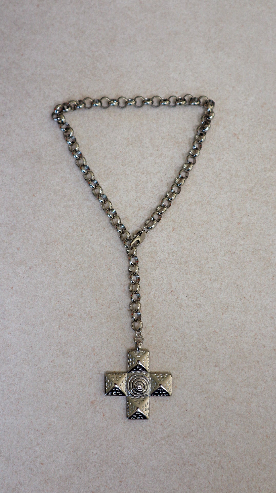 Chunky Swirl Cross Chain - Silver