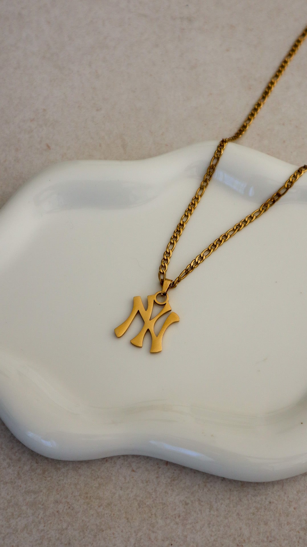 NY Yankee Necklace - Gold