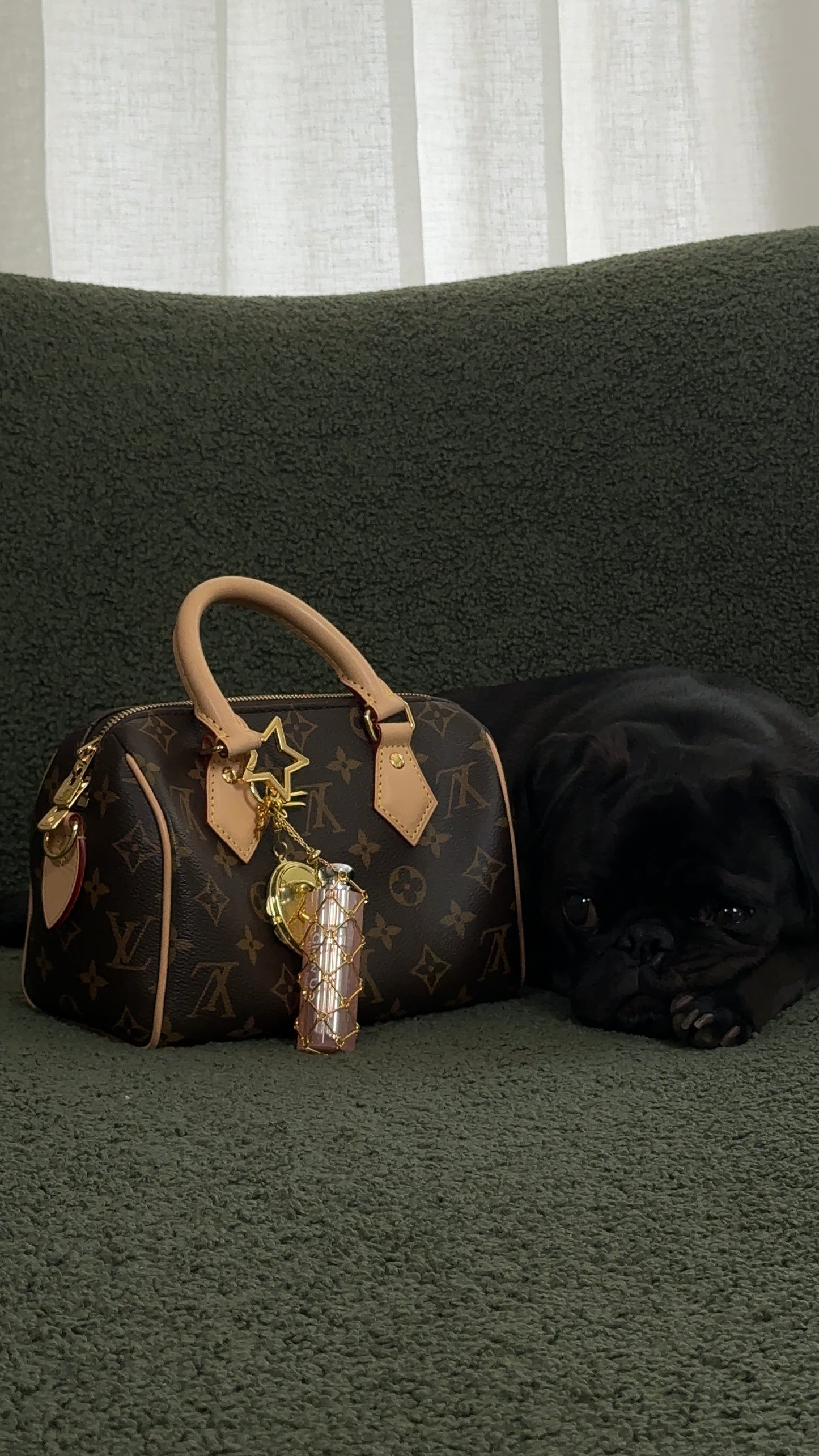 It-Girl Lipstick Holder Bag Charm - Gold Star