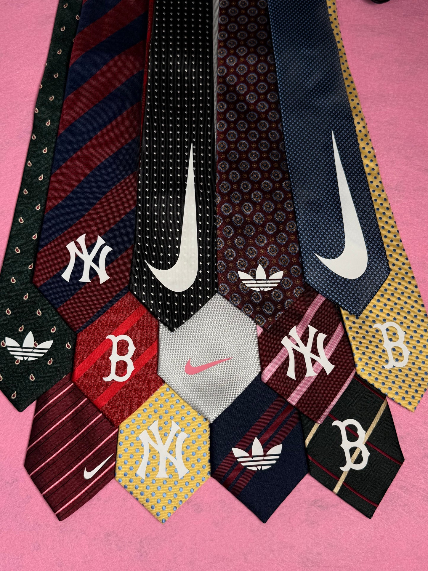 Vintage Tie Drop