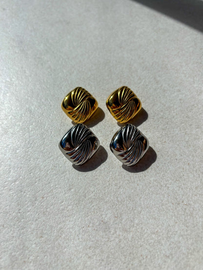 Nonna Earrings-Gold