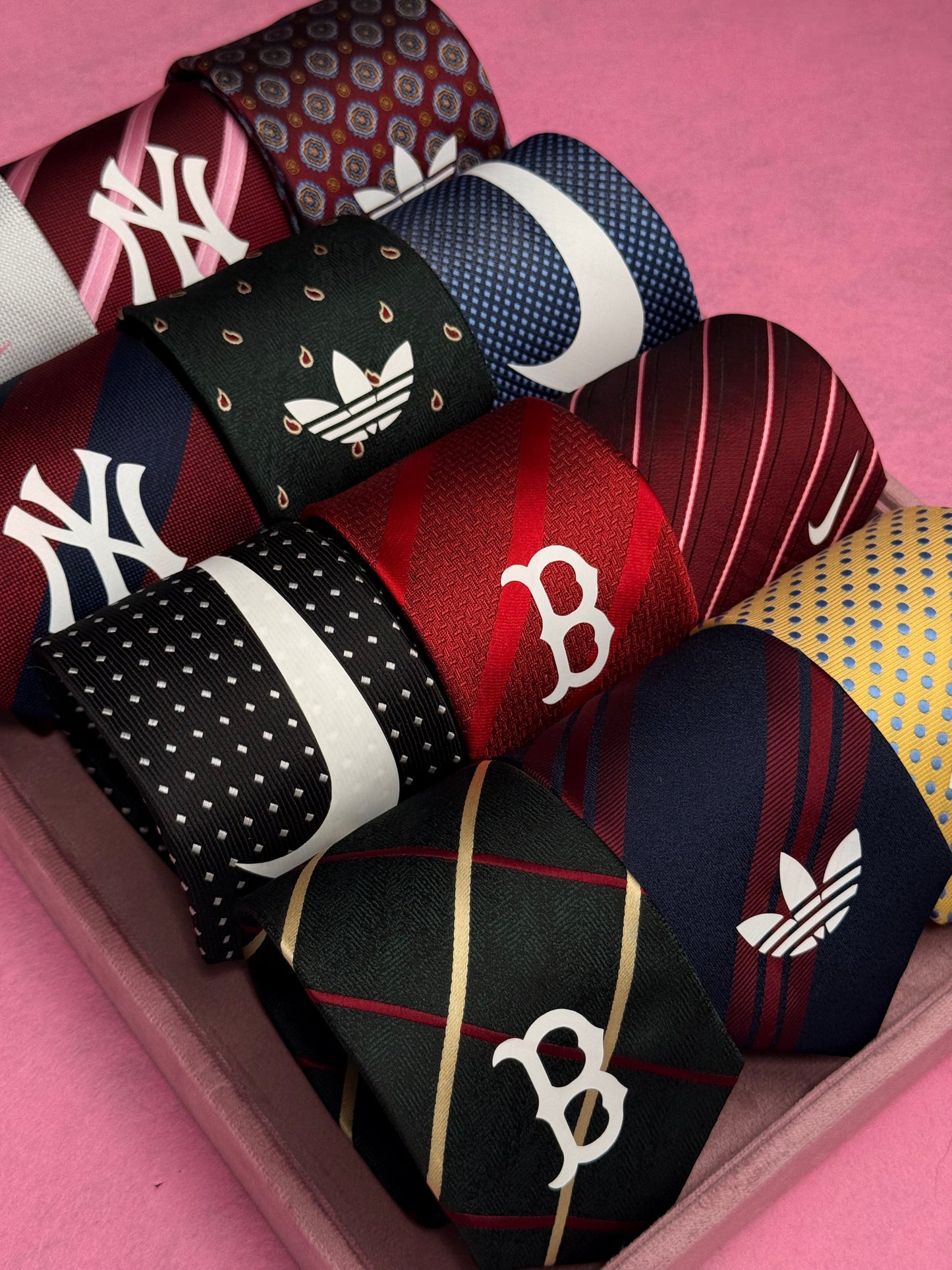 Vintage Tie Drop