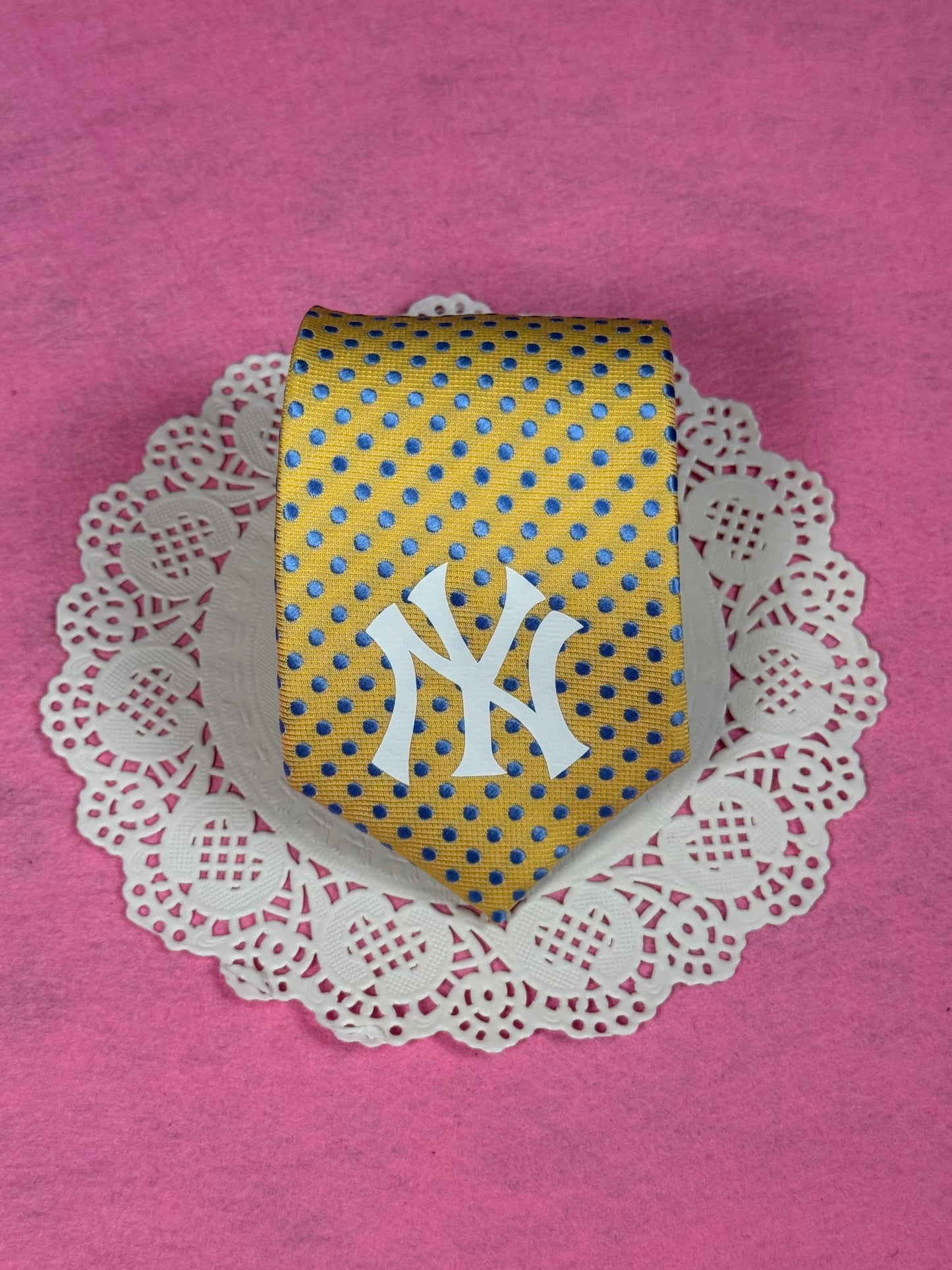 Vintage Tie Drop