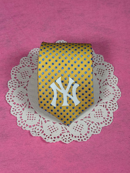 Vintage Tie Drop