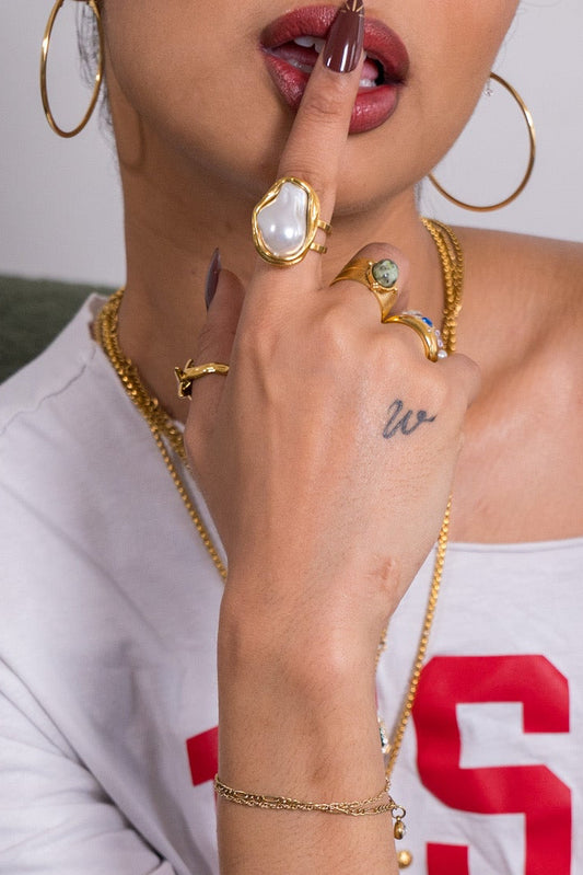 Essential Baddie Hoops - Gold