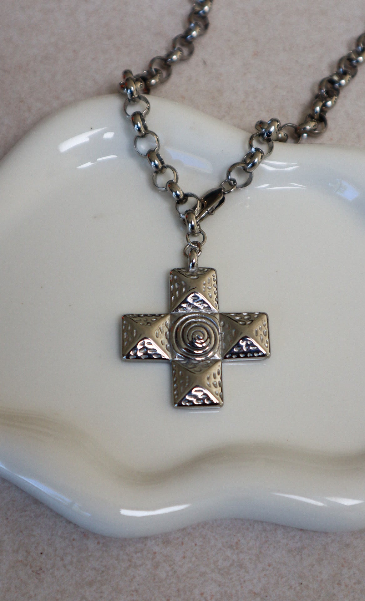 Chunky Swirl Cross Chain - Silver