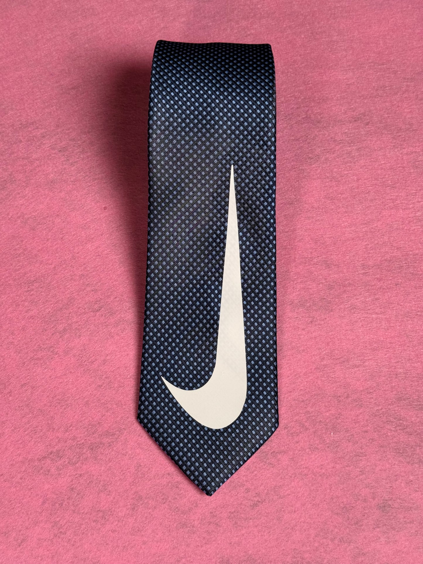 Vintage Tie Drop