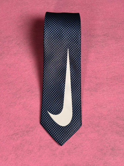 Vintage Tie Drop