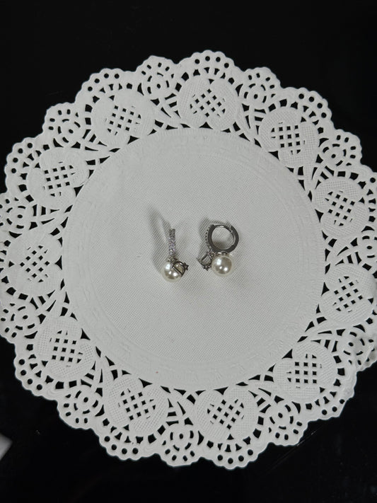 SS18 Dior (dupe) Pearl Earring   *WATERPROOF & TARNISH-PROOF*