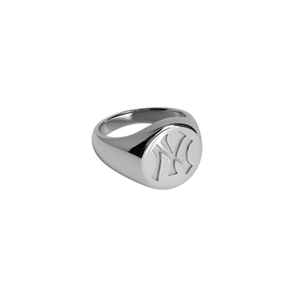 NY Yankee Crest Ring - Silver