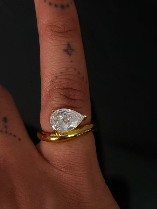 MAIN CHARACTER Adjustable Pear Pinky Ring - Gold