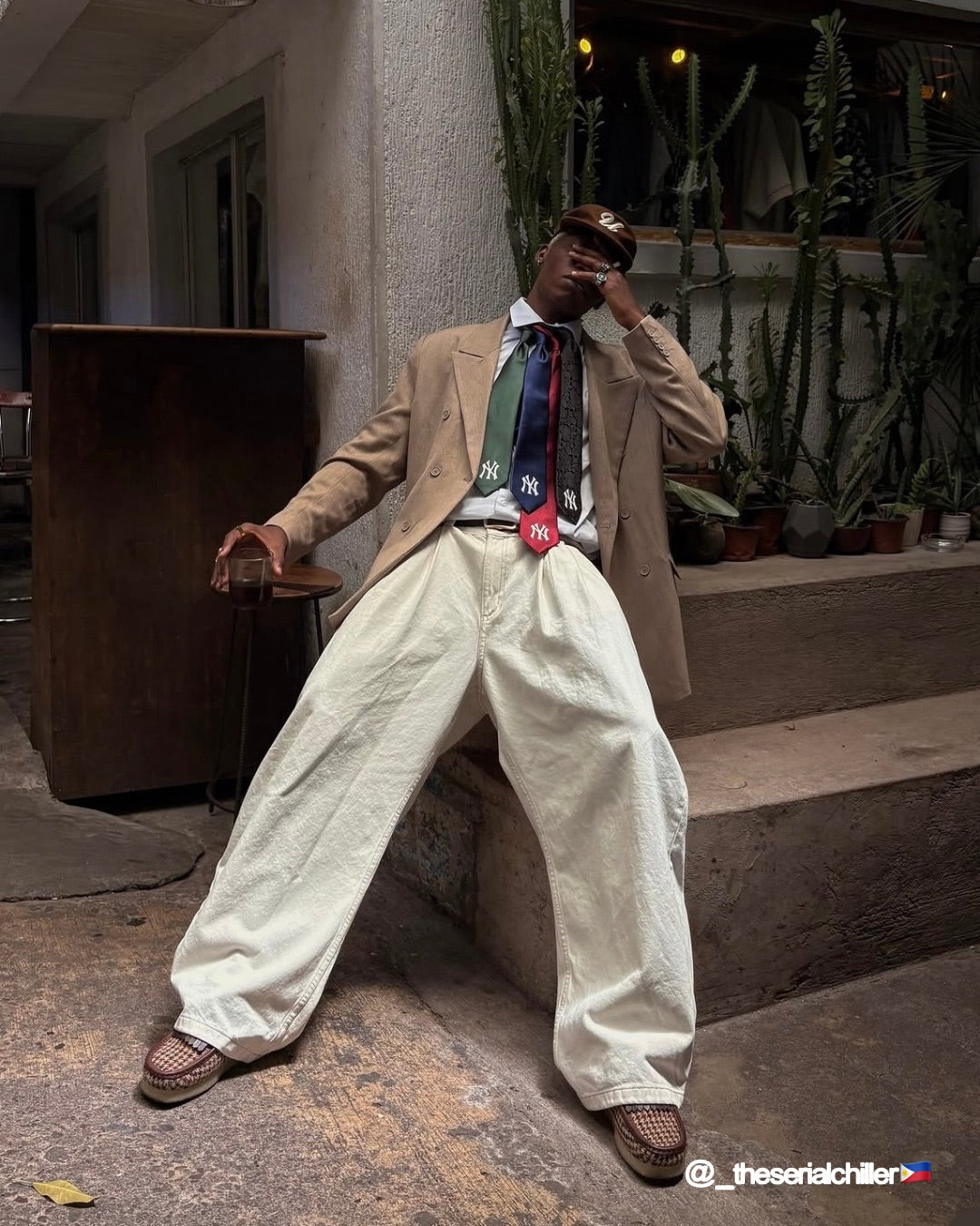 Vintage Tie Drop